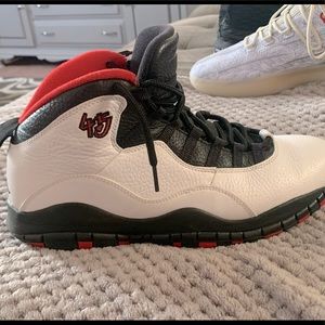 Jordan 10 worn maybe 5 times. Like new.